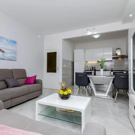 Apartment Miro And Marino Trogir